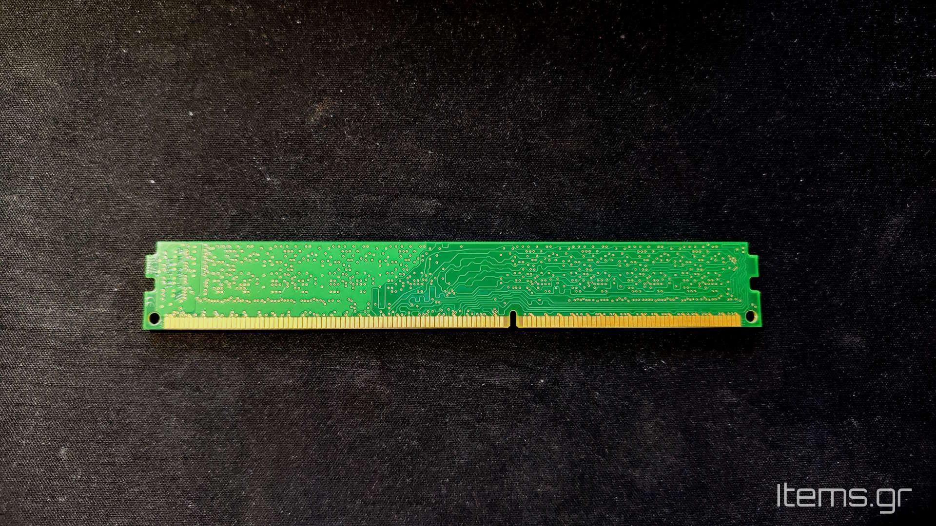 Kingston-4GB-DDR3-1600MHz-LP-DIMM-02